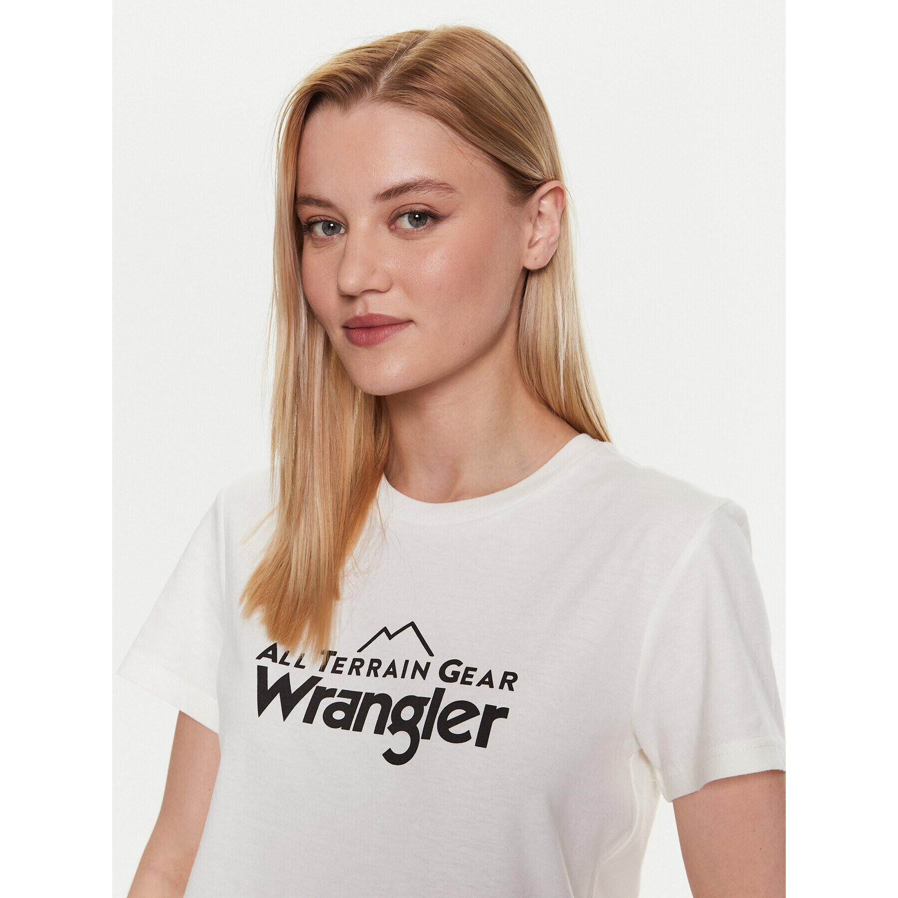 Wrangler Тишърт Logo Tee WC5FGEM22 112326341 Екрю Regular Fit - Pepit.bg