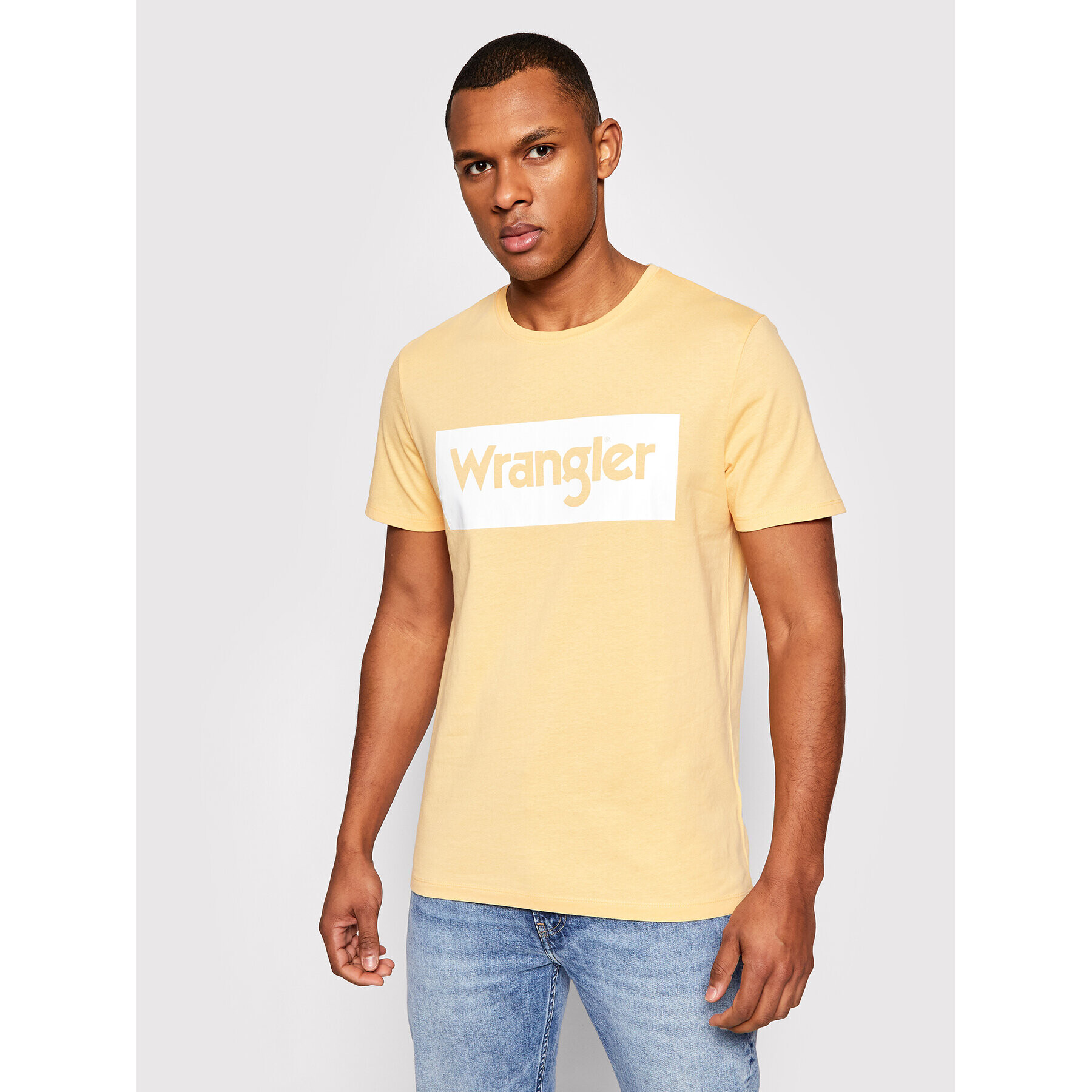 Wrangler Тишърт Ss Logo Tee W742FKA11 Жълт Regular Fit - Pepit.bg