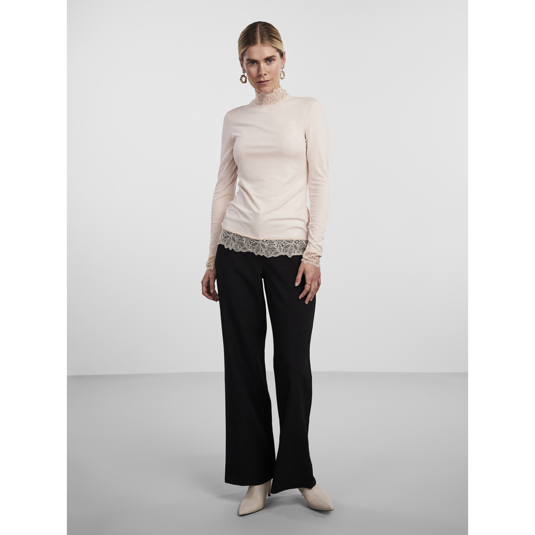 YAS Блуза Elle 26024677 Бежов Slim Fit - Pepit.bg