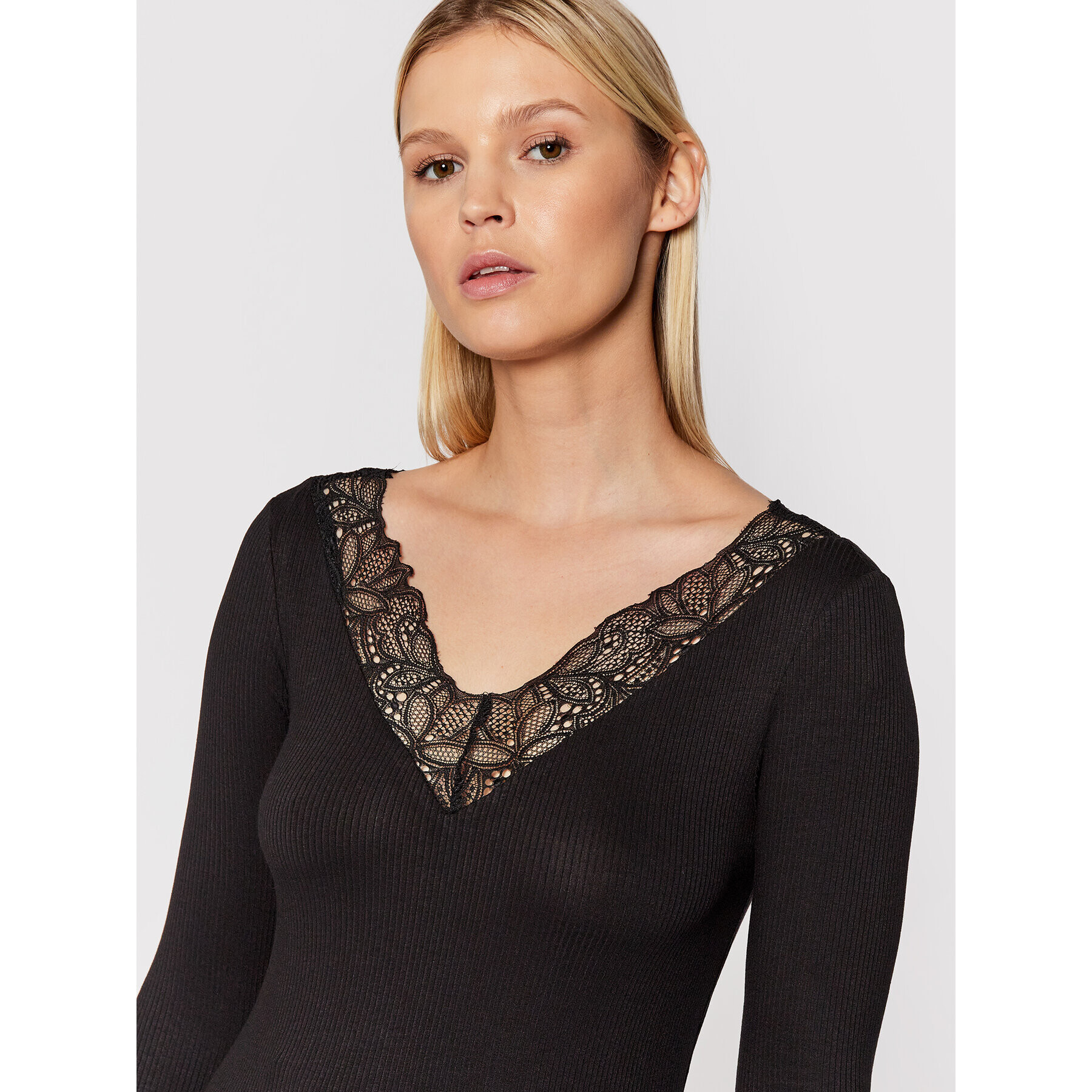 YAS Блуза Elle 26024685 Черен Slim Fit - Pepit.bg