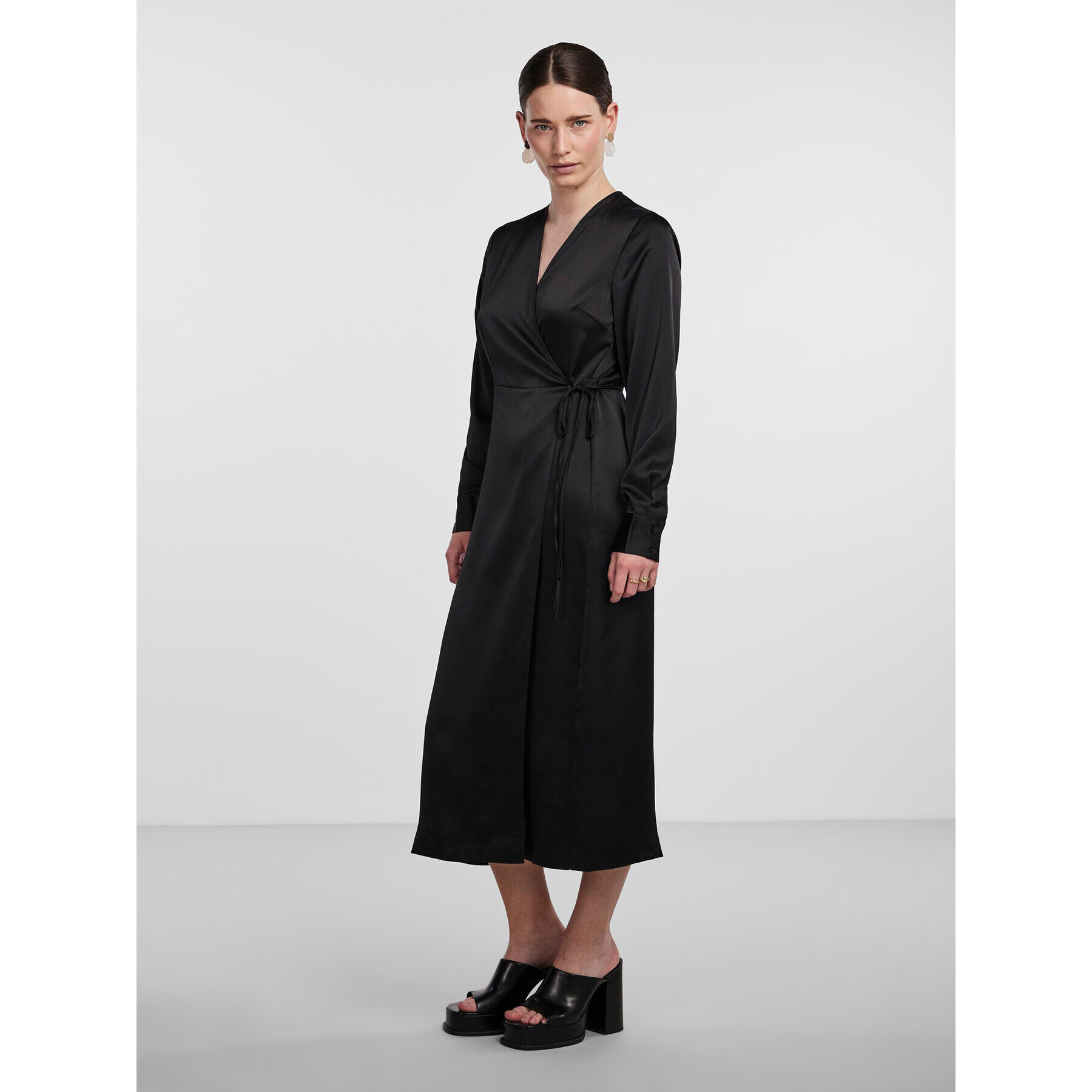 YAS Ежедневна рокля Pella 26030740 Черен Regular Fit - Pepit.bg
