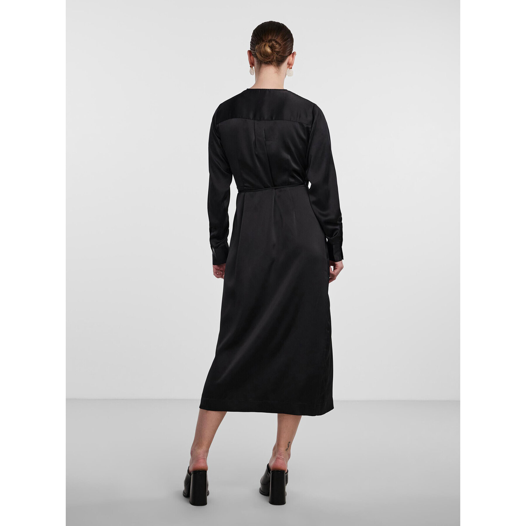 YAS Ежедневна рокля Pella 26030740 Черен Regular Fit - Pepit.bg