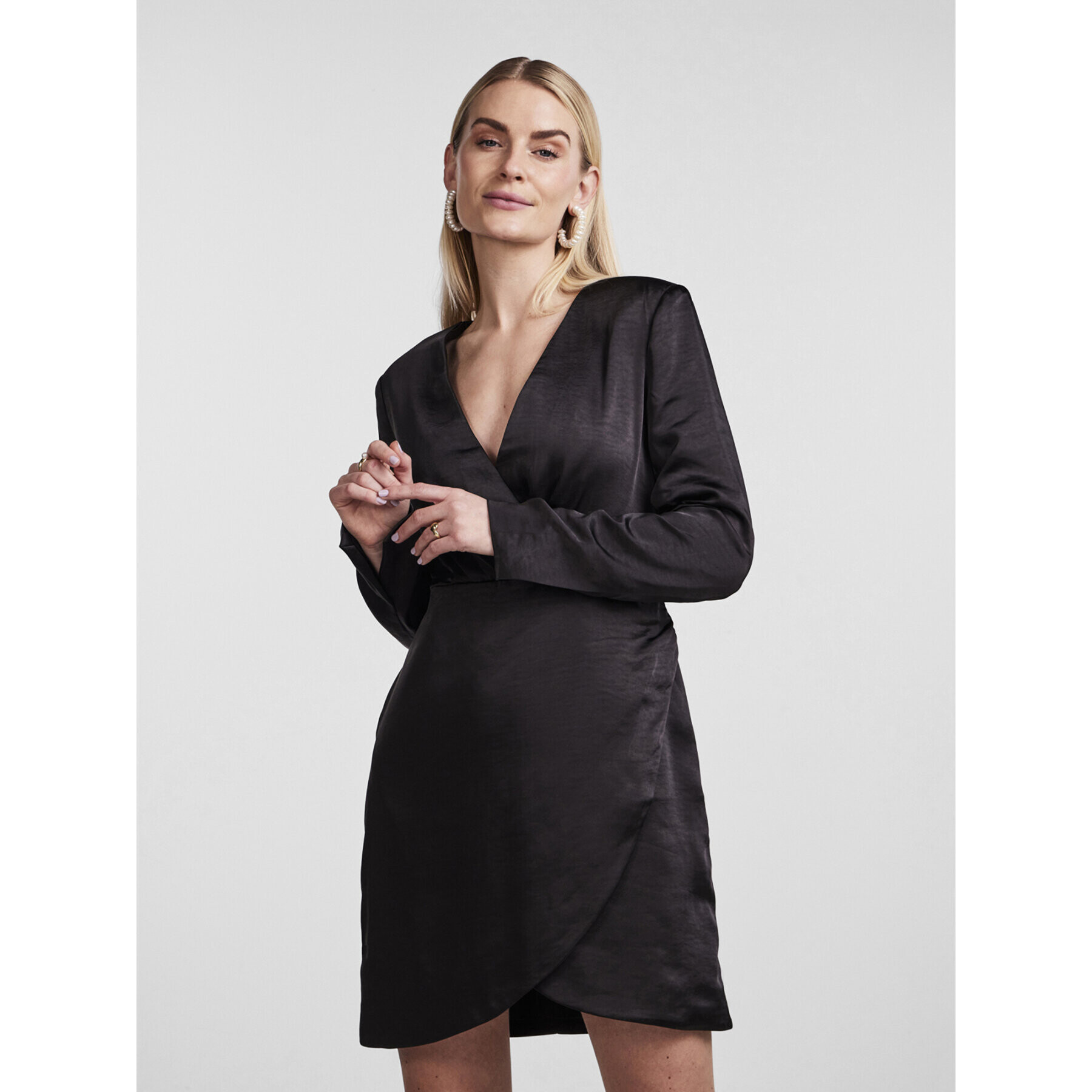 YAS Ежедневна рокля Sannie 26028276 Черен Regular Fit - Pepit.bg