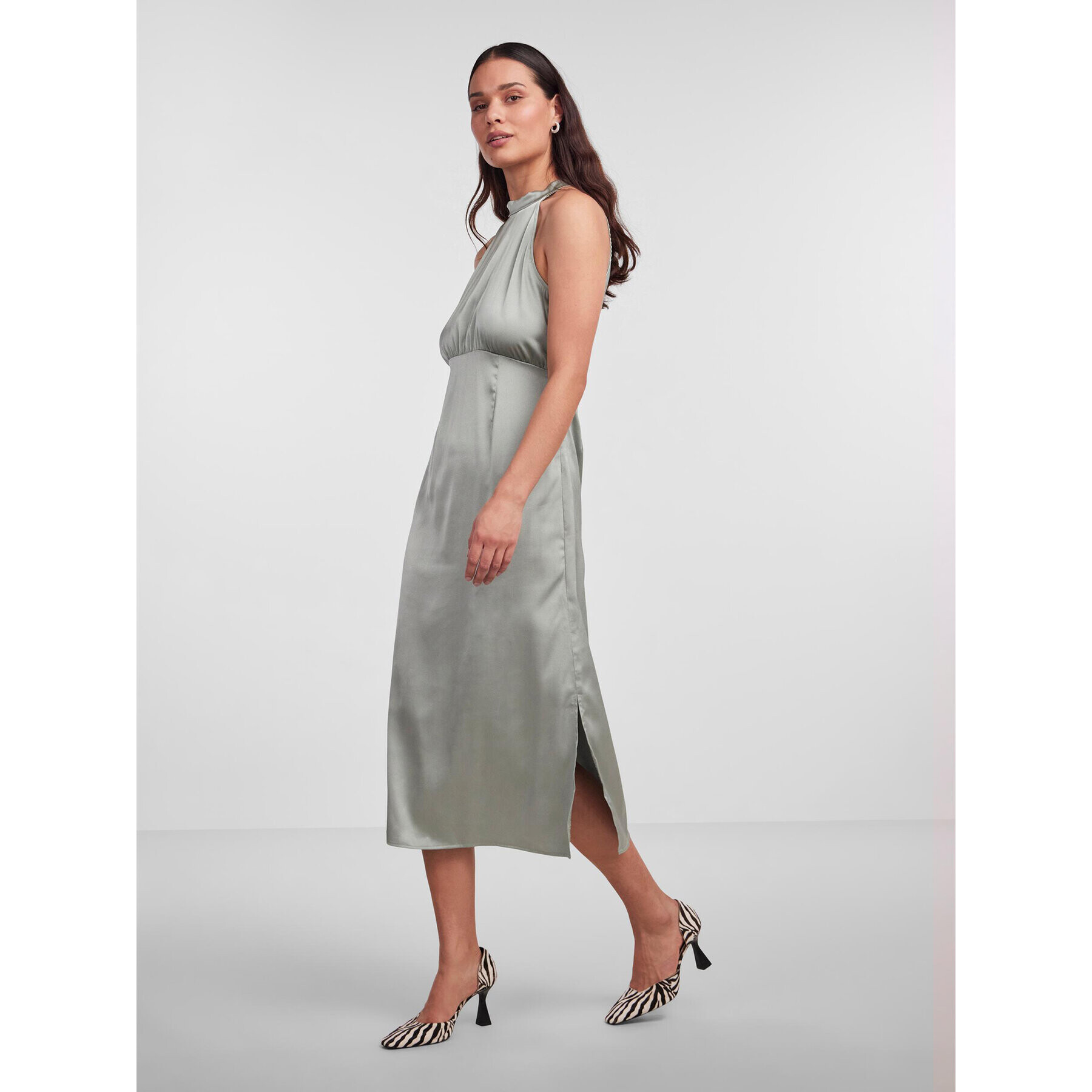 YAS Коктейлна рокля 26029760 Зелен Standard Fit - Pepit.bg