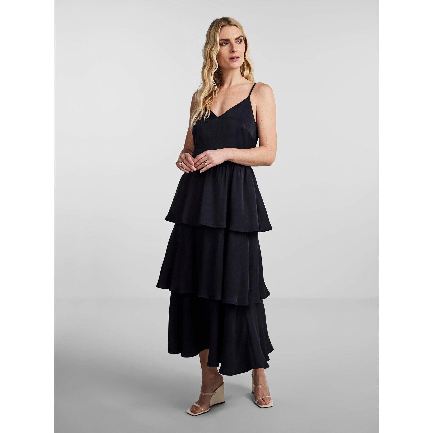 YAS Коктейлна рокля 26029973 Син Standard Fit - Pepit.bg