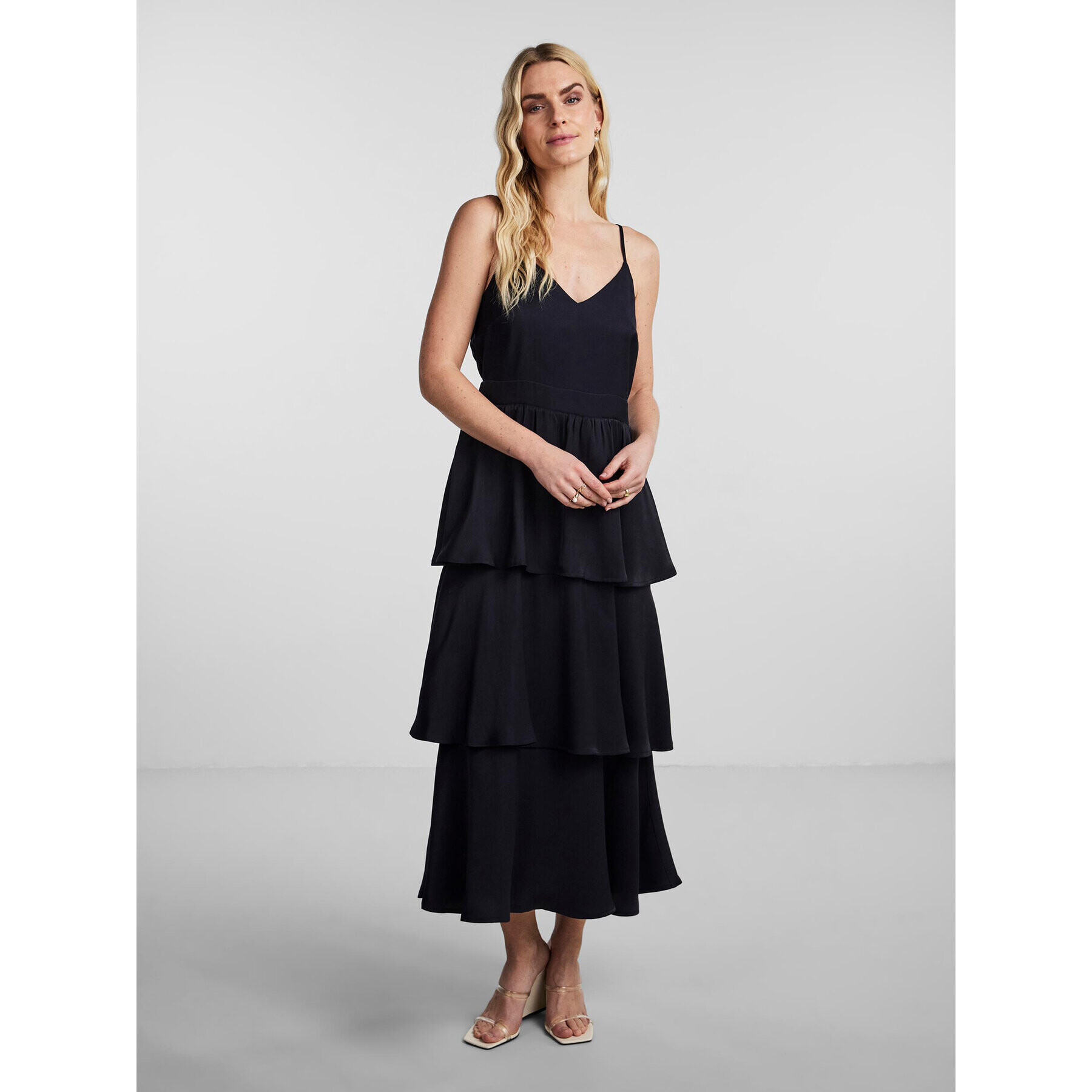 YAS Коктейлна рокля 26029973 Син Standard Fit - Pepit.bg