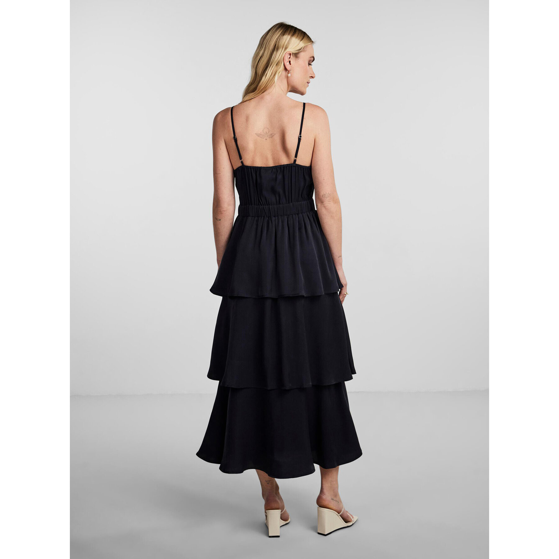 YAS Коктейлна рокля 26029973 Син Standard Fit - Pepit.bg