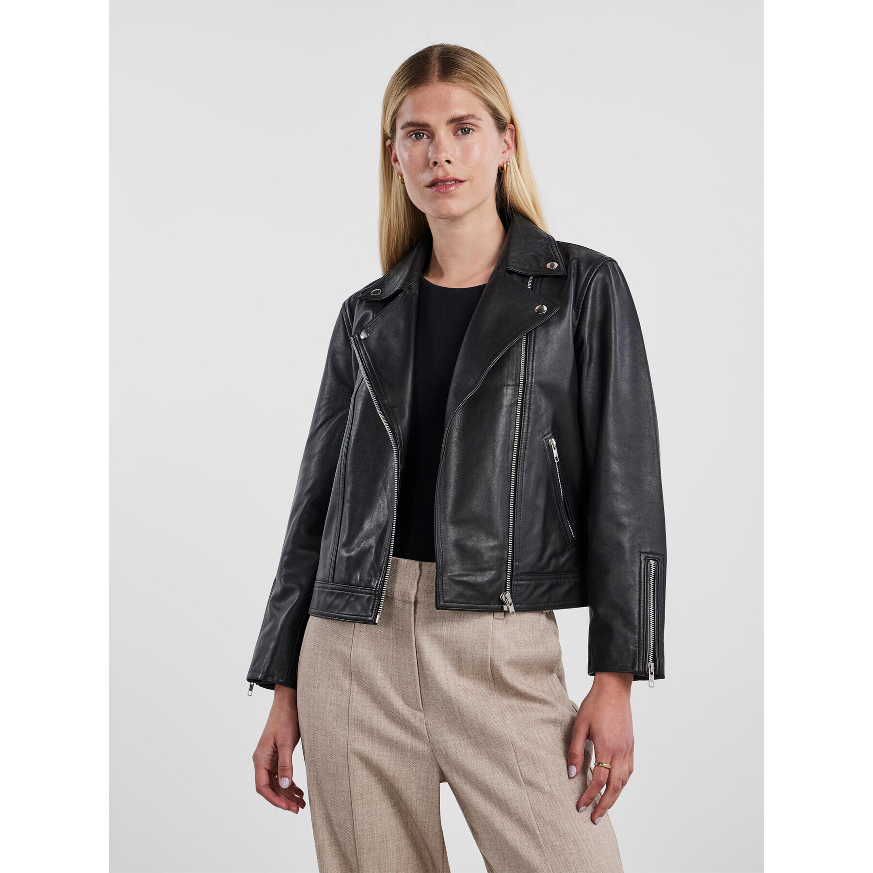 YAS Кожено яке 26031785 Черен Regular Fit - Pepit.bg