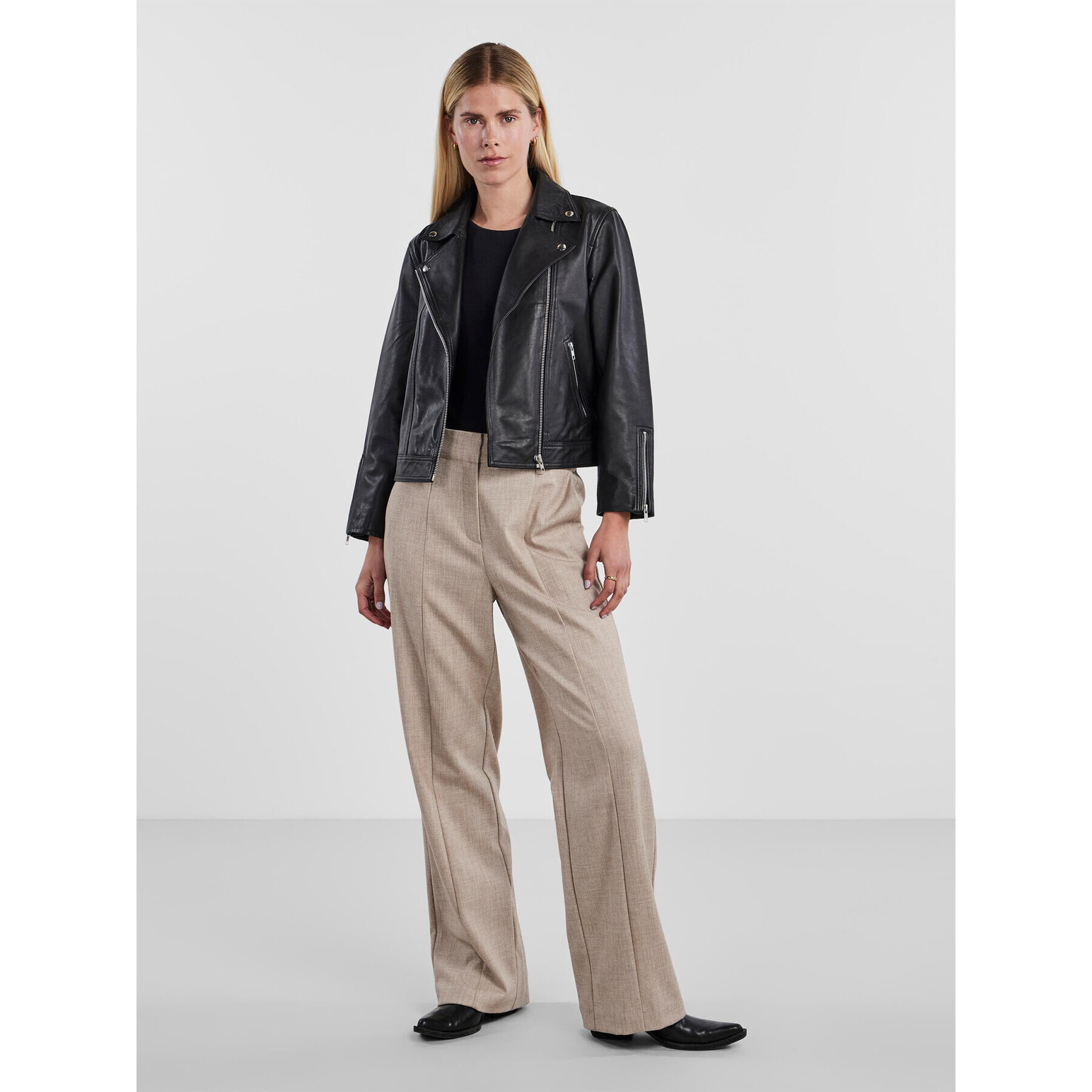YAS Кожено яке 26031785 Черен Regular Fit - Pepit.bg
