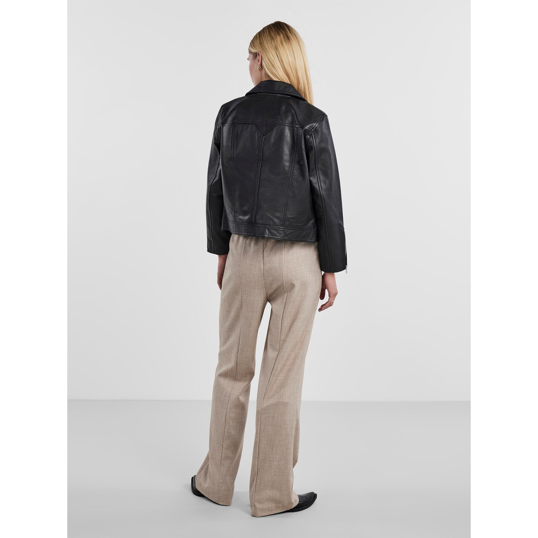 YAS Кожено яке 26031785 Черен Regular Fit - Pepit.bg