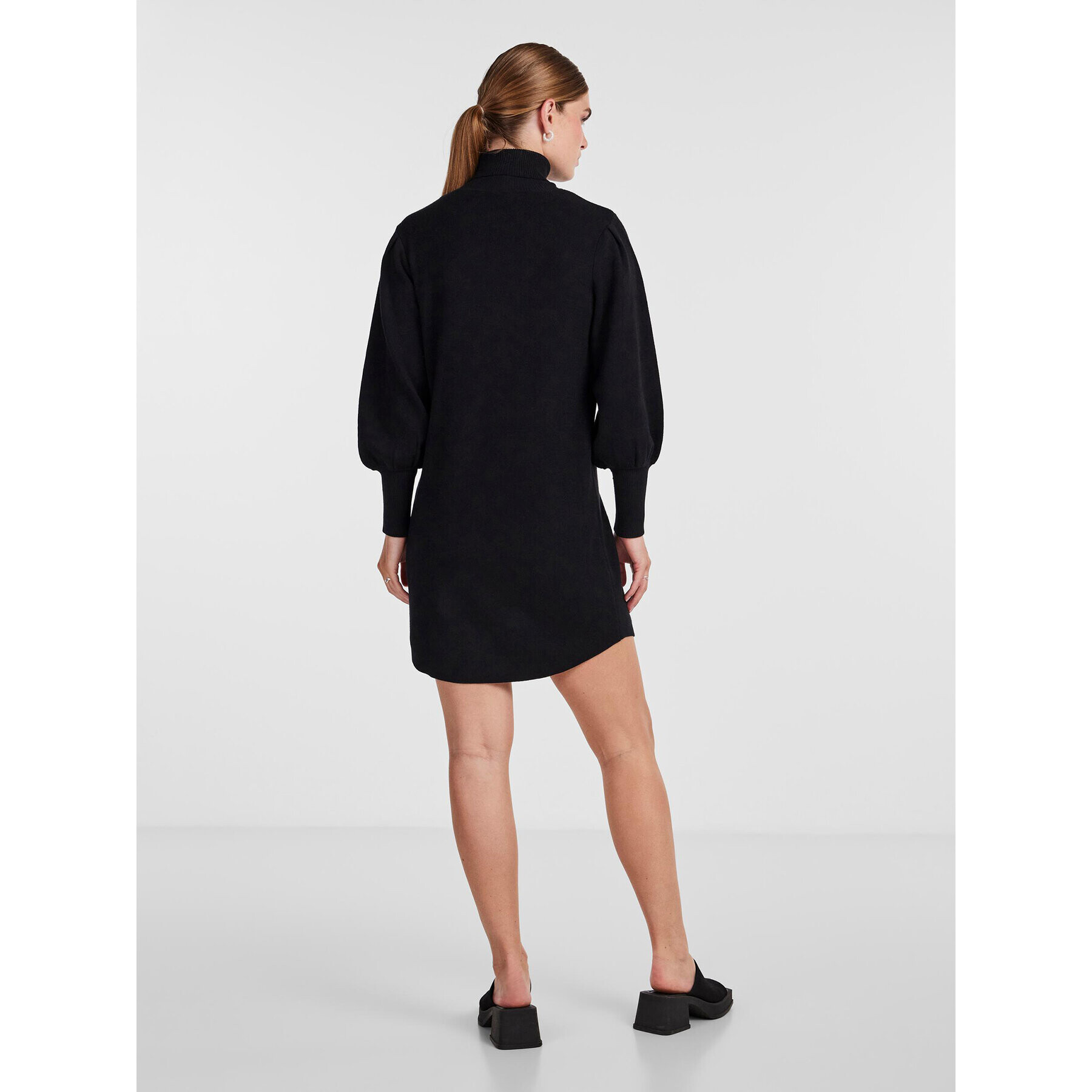 YAS Плетена рокля 26030696 Черен Regular Fit - Pepit.bg