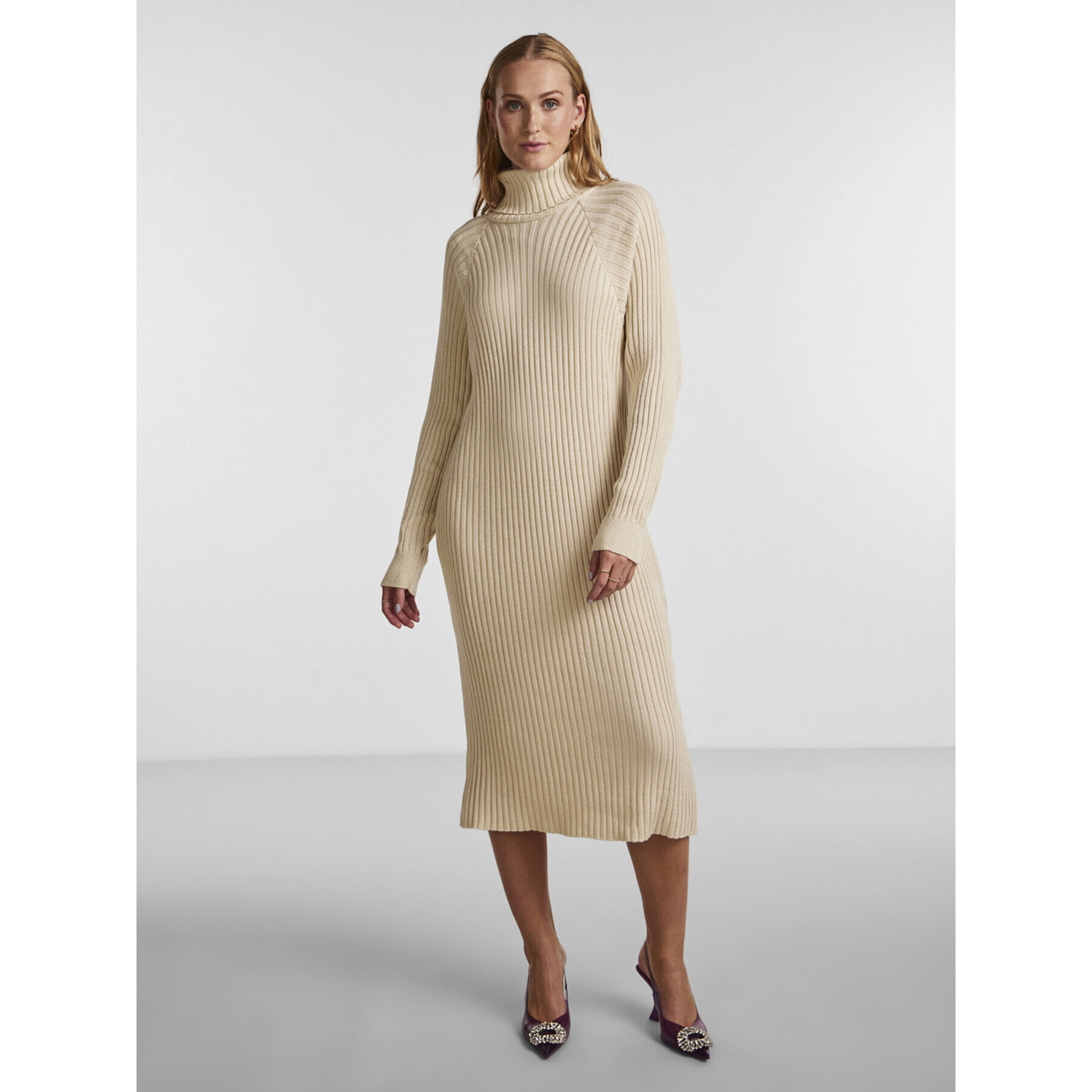 YAS Плетена рокля Mavi 26028660 Бежов Regular Fit - Pepit.bg