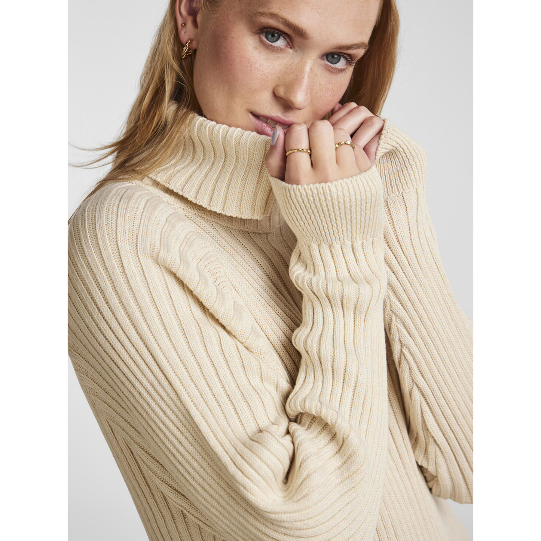 YAS Плетена рокля Mavi 26028660 Бежов Regular Fit - Pepit.bg