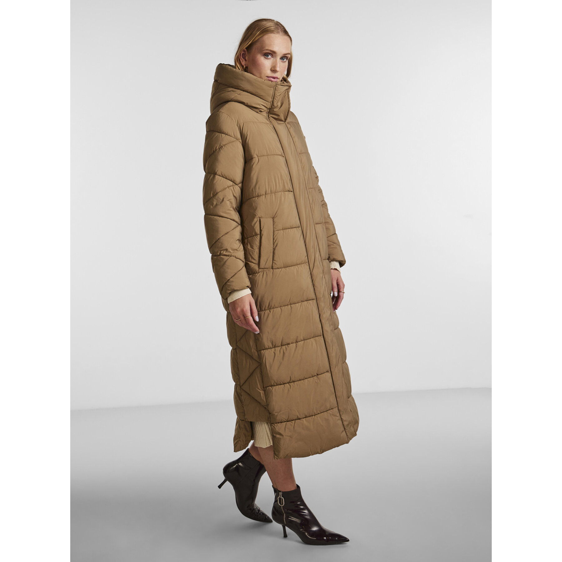 YAS Пухено яке Lira 26020099 Бежов Regular Fit - Pepit.bg