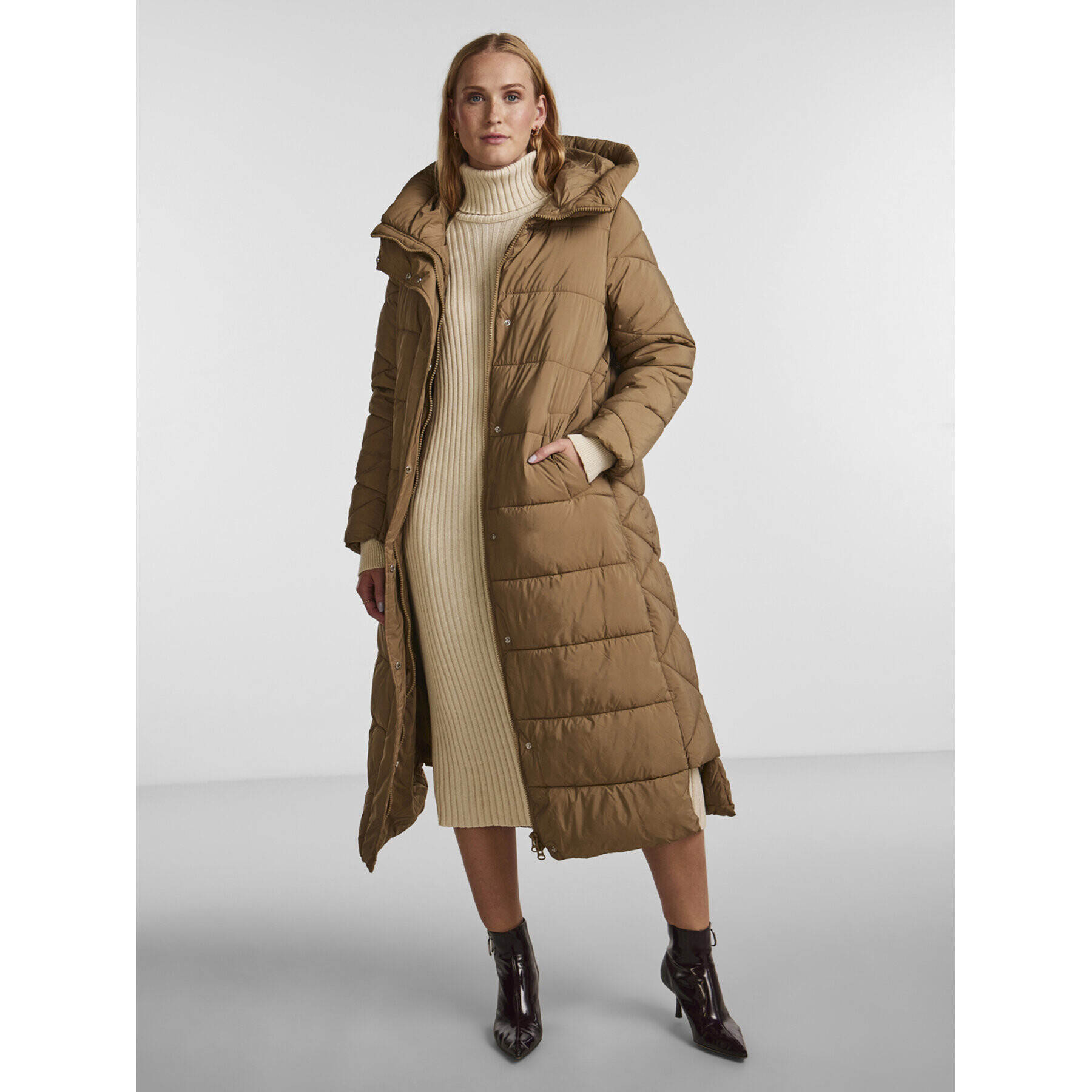 YAS Пухено яке Lira 26020099 Бежов Regular Fit - Pepit.bg