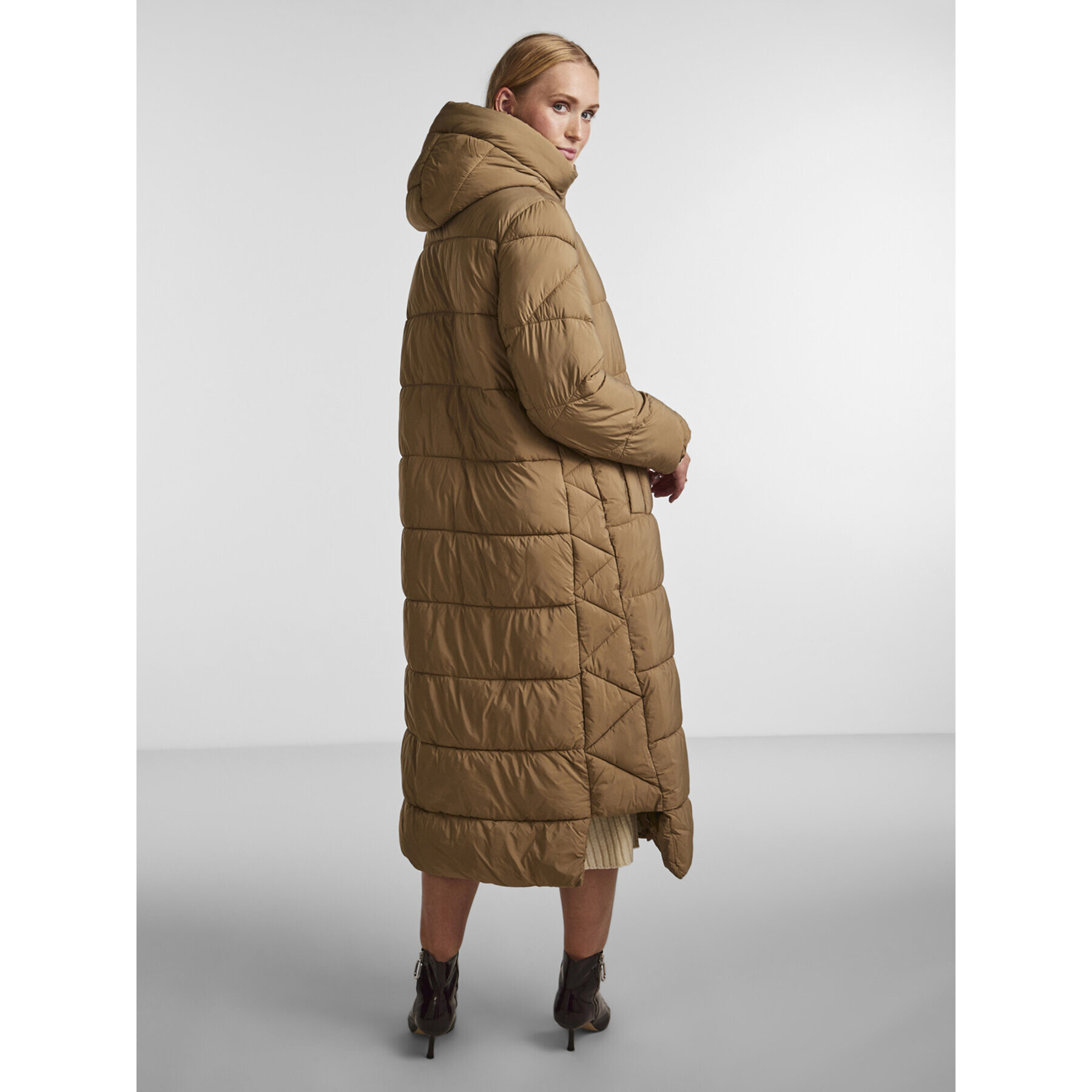 YAS Пухено яке Lira 26020099 Бежов Regular Fit - Pepit.bg