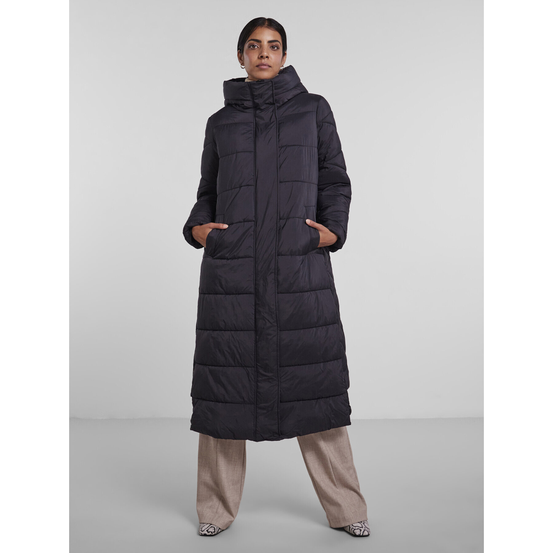 YAS Пухено яке Lira 26020099 Черен Regular Fit - Pepit.bg