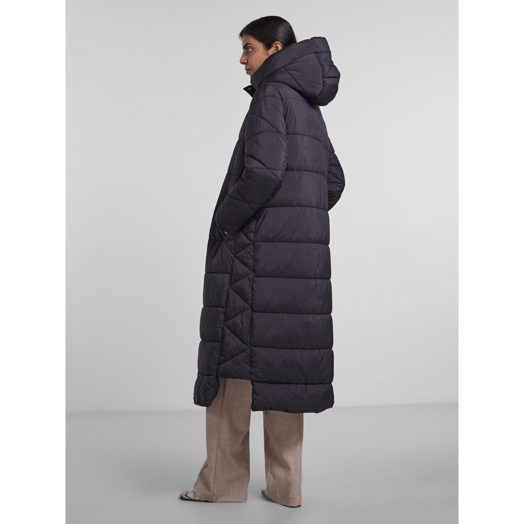 YAS Пухено яке Lira 26020099 Черен Regular Fit - Pepit.bg