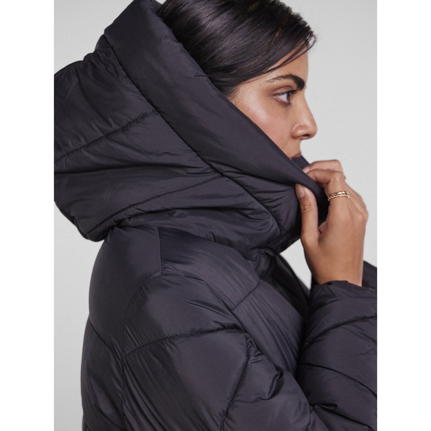 YAS Пухено яке Lira 26020099 Черен Regular Fit - Pepit.bg