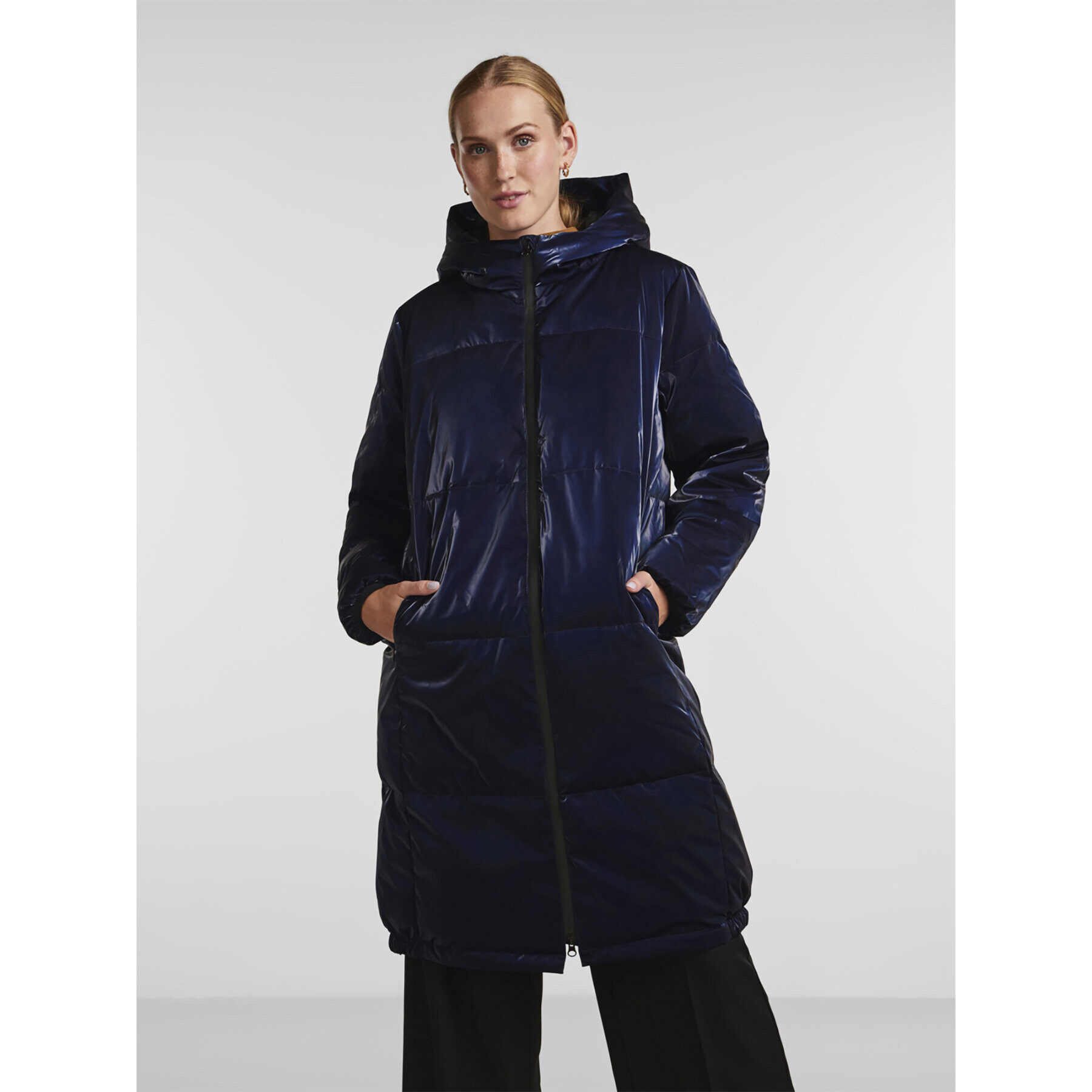 YAS Пухено яке Medini 26028036 Тъмносин Relaxed Fit - Pepit.bg
