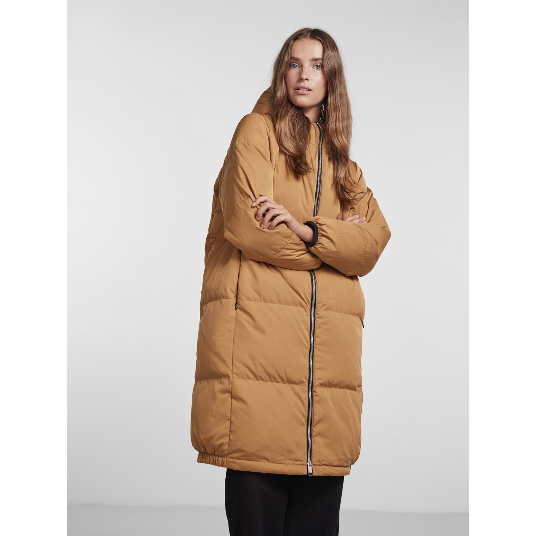 YAS Пухено яке Millys 26017102 Кафяв Regular Fit - Pepit.bg