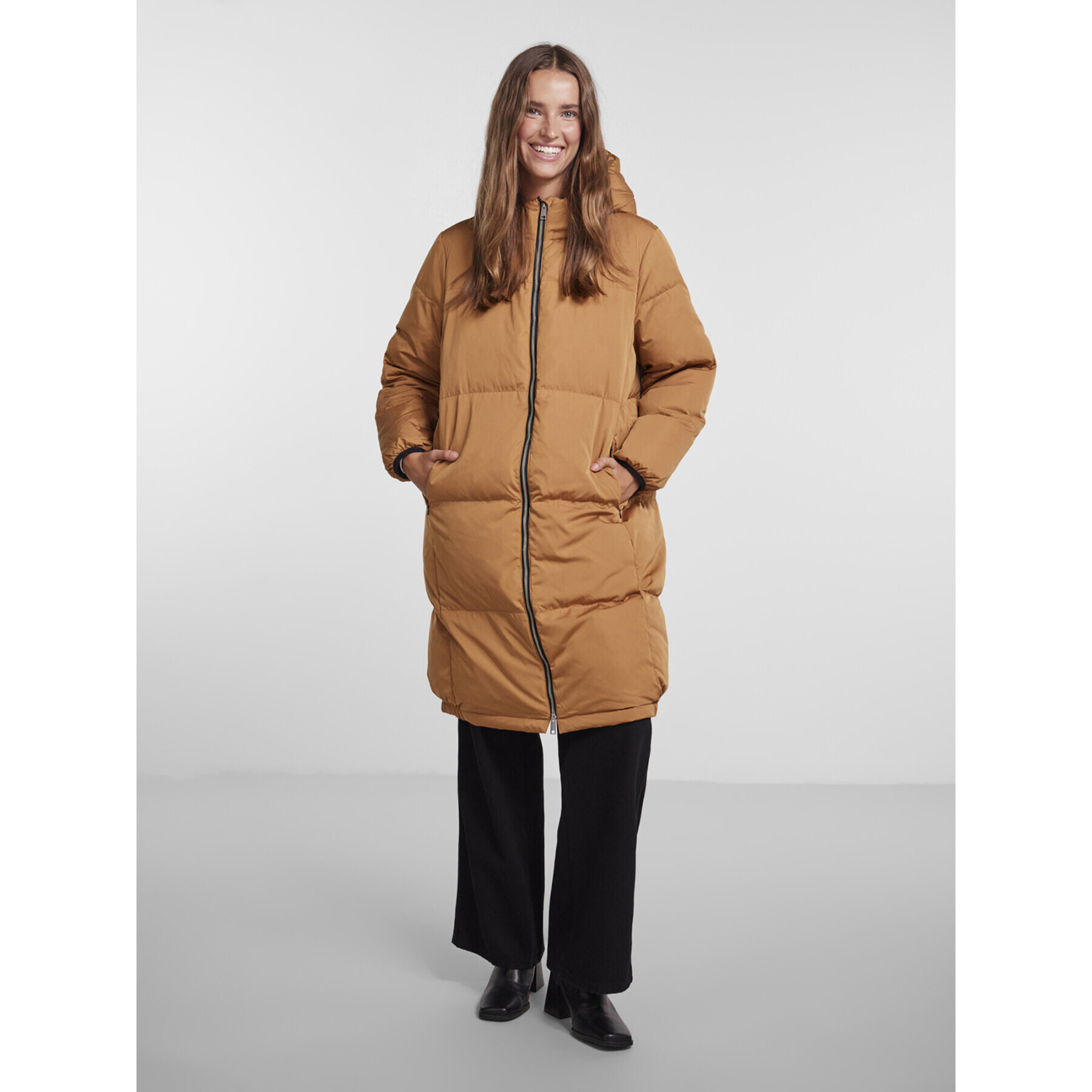 YAS Пухено яке Millys 26017102 Кафяв Regular Fit - Pepit.bg