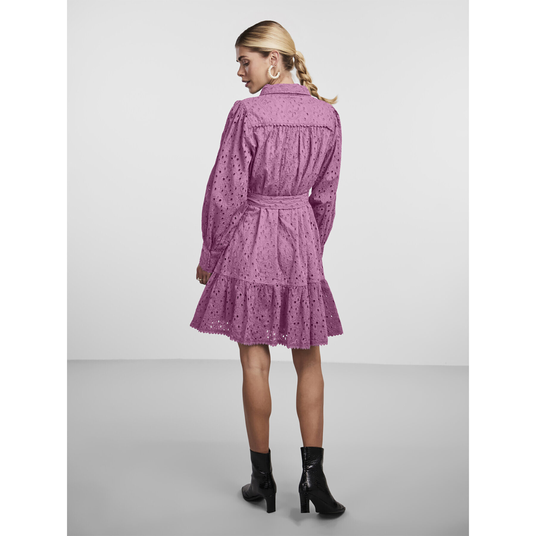 YAS Рокля 26029394 Виолетов Regular Fit - Pepit.bg
