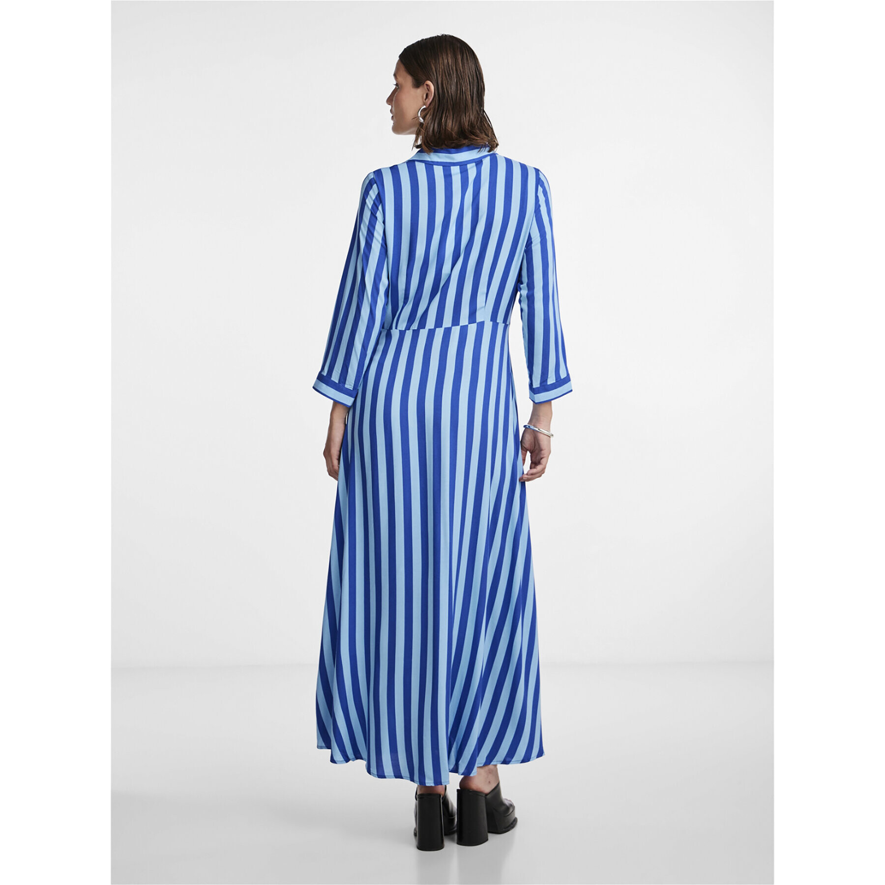 YAS Рокля тип риза Savanna 26022663 Син Loose Fit - Pepit.bg