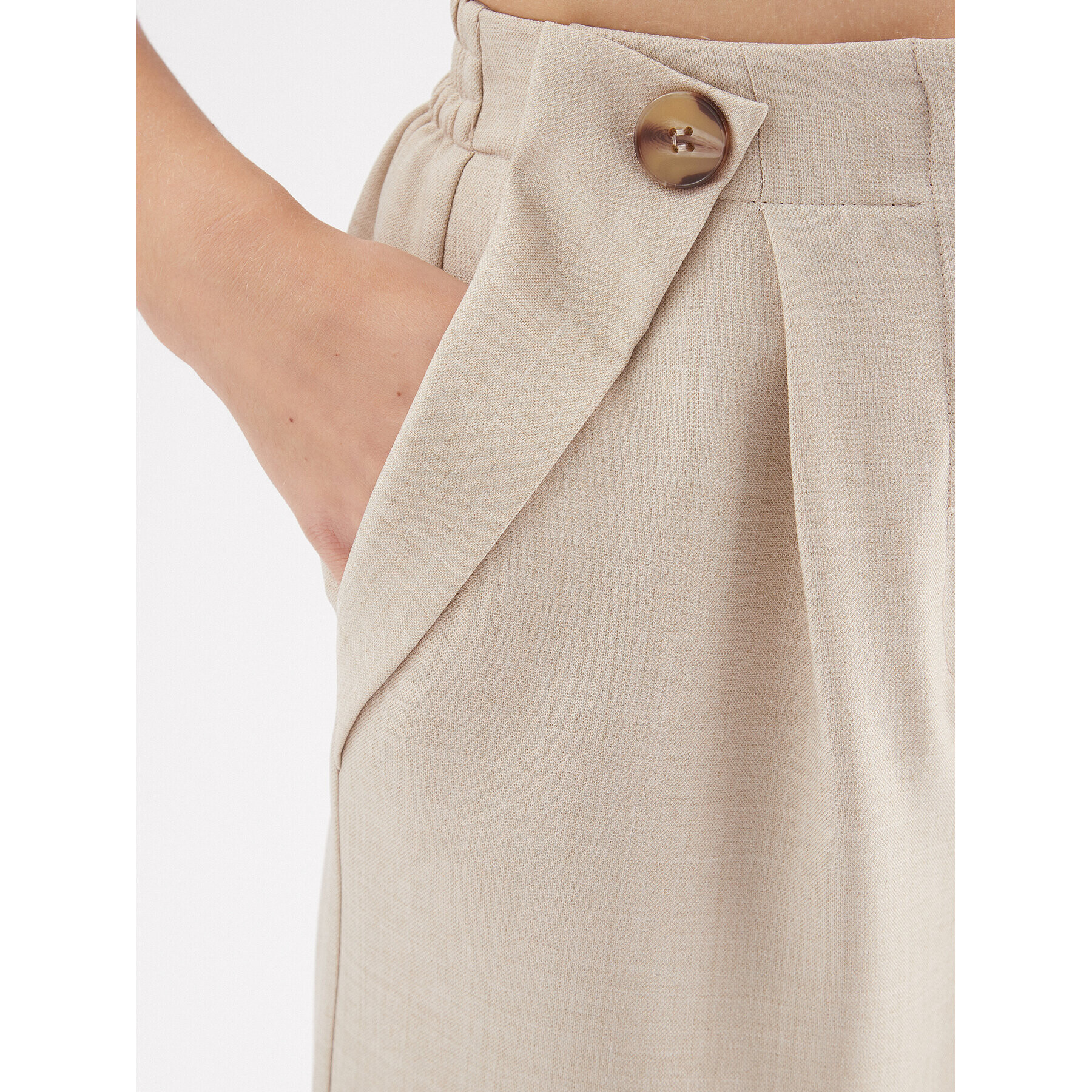 YAS Шорти от плат 26029967 Кафяв Loose Fit - Pepit.bg