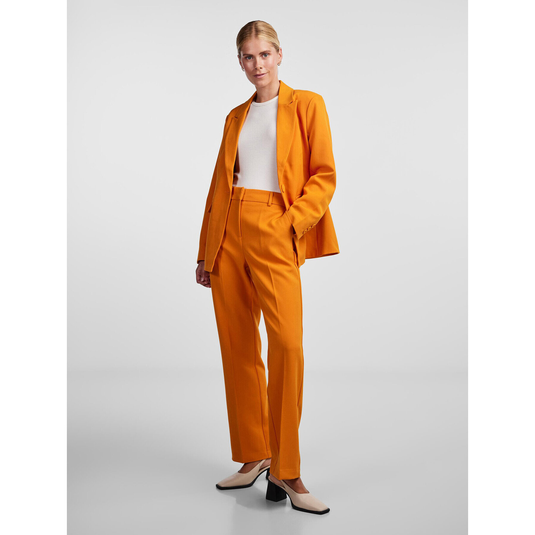 YAS Текстилни панталони Likka 26030744 Оранжев Regular Fit - Pepit.bg
