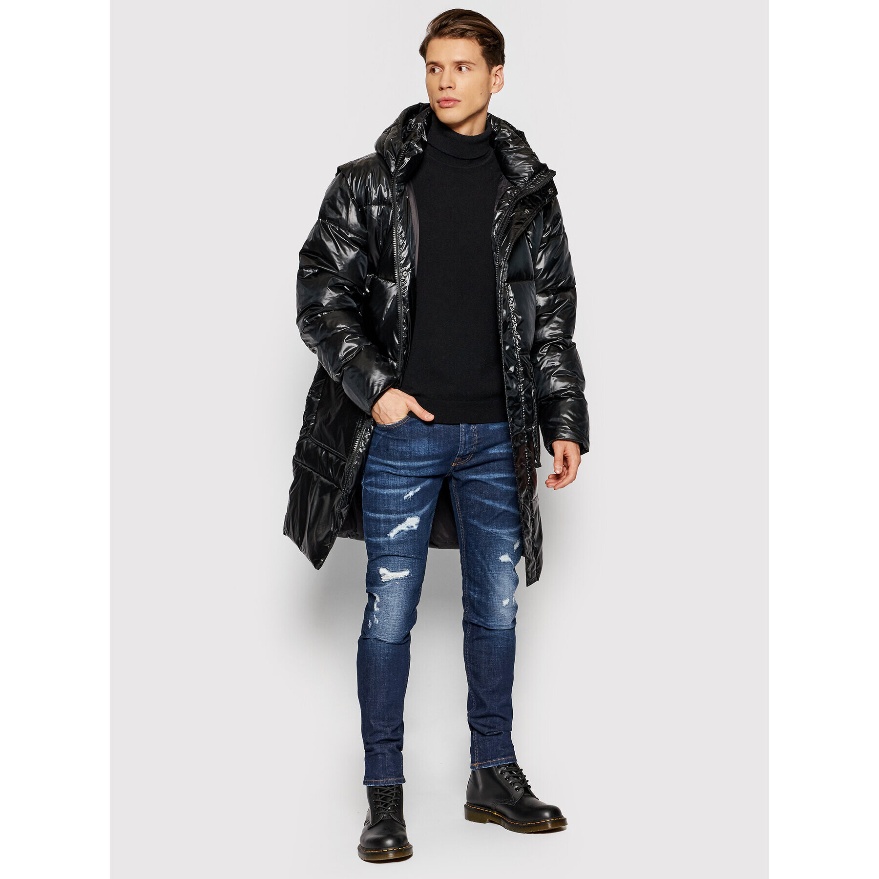 Young Poets Society Пухено яке Liom 106490 Черен Regular Fit - Pepit.bg
