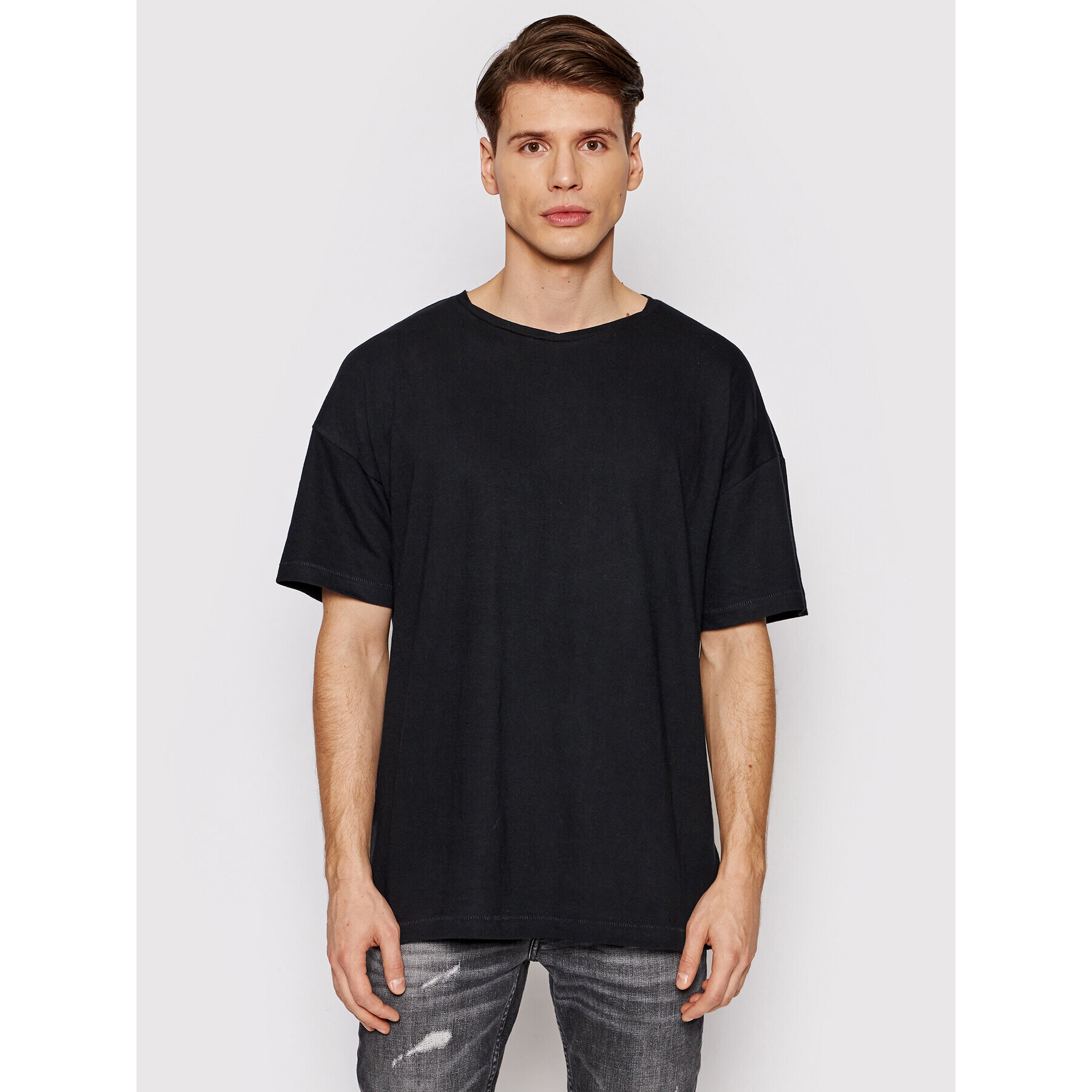 Young Poets Society Тишърт Falcon Arne 106445 Черен Oversize - Pepit.bg