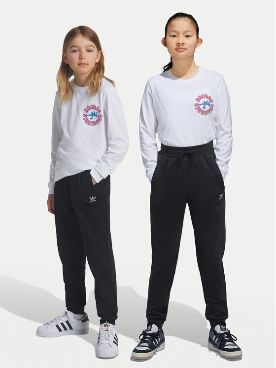 adidas Долнище анцуг IW3498 Regular Fit