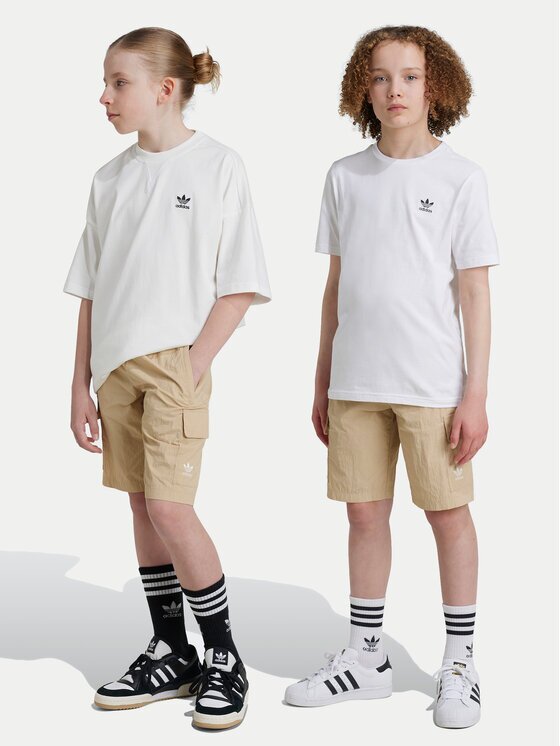 adidas Спортни шорти IX7598 Regular Fit