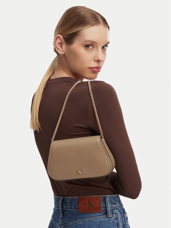 Calvin Klein Дамска чанта Ck Curved Wallet On Chain LV04F1153G