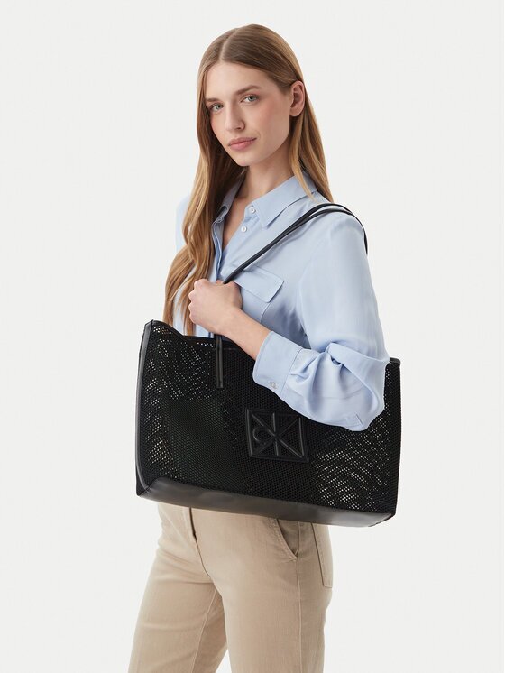 Calvin Klein Дамска чанта Emblem Mesh Tote LV04F3380G