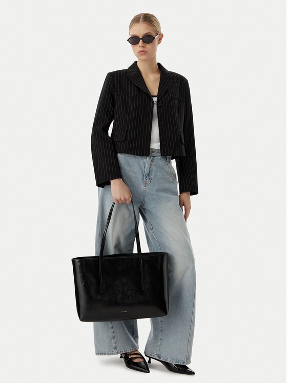 Calvin Klein Дамска чанта Foil Logo Glossy Tote W/ Pouch LV04F3537G