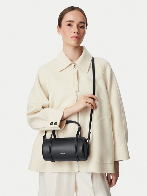 Calvin Klein Дамска чанта Foil Logo Small Duffle Bag LV04F3663G