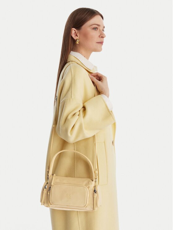 Calvin Klein Дамска чанта Pocket Nylon Bag W/Strap LV04F3132G