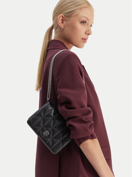 Calvin Klein Дамска чанта Quilted Mini Chain Bag LV04F3321G