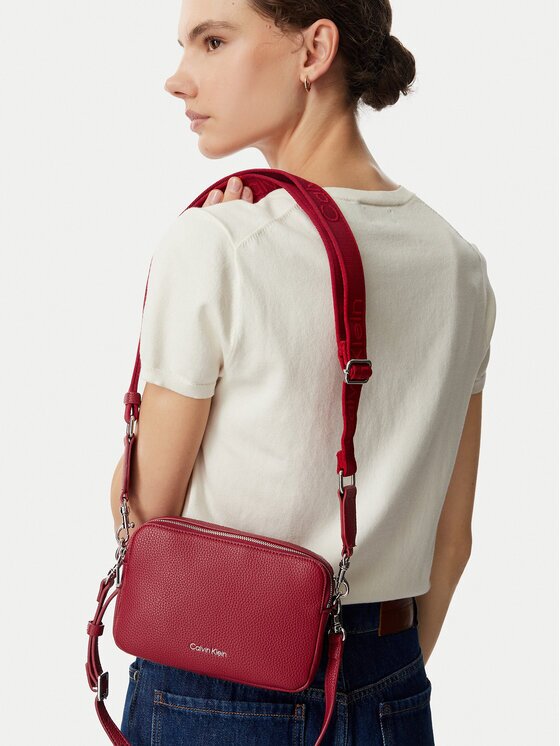 Calvin Klein Дамска чанта Webbing 2X Strap Camera Bag LV04F3656G