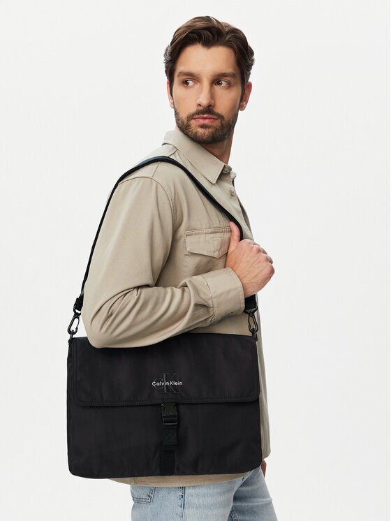Calvin Klein Мъжка чантичка Bold Laptop Sleeve W/ Strap (Nyl LV04D1222G