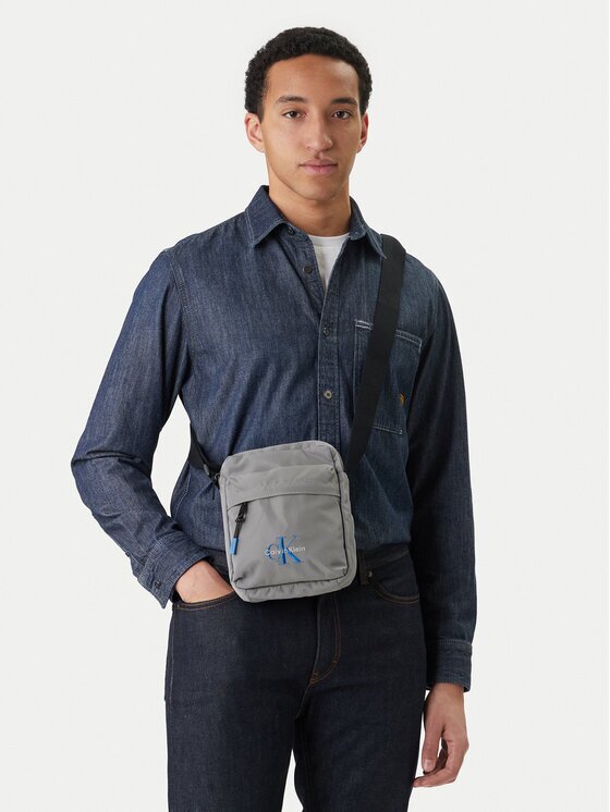 Calvin Klein Мъжка чантичка Bold Reporter LV04D3421G
