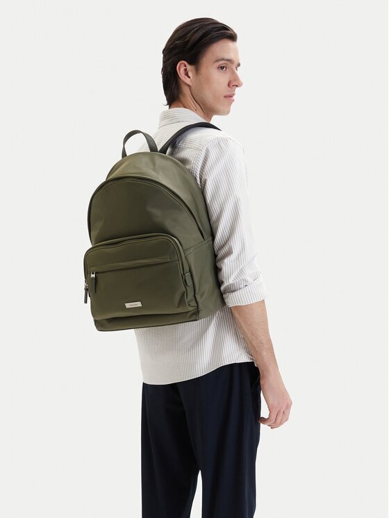 Calvin Klein Мъжка чантичка Sleek Round Backpack LV04D3143G