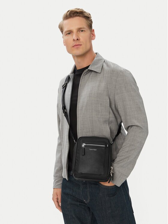 Calvin Klein Мъжка чантичка Ssnl Raised Logo Reporter LV04D3500G