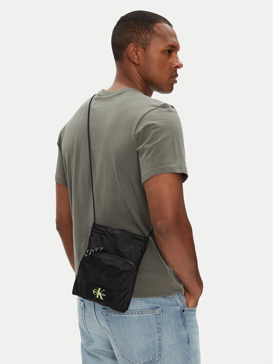 Calvin Klein Мъжка чантичка Tech Utility Small Cb LV04G1079G