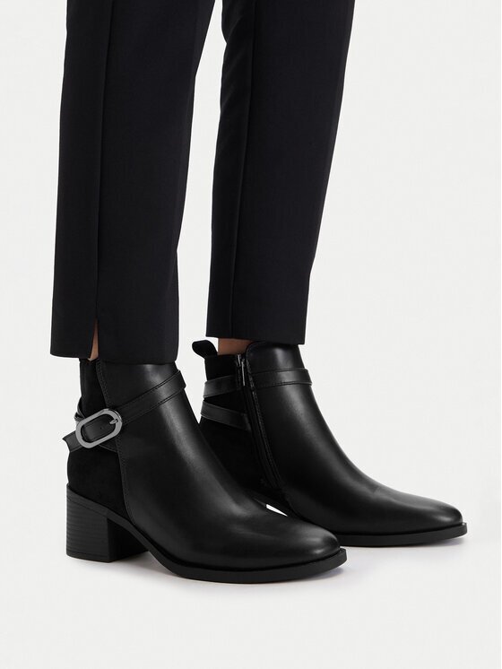 Clara Barson Боти CEO-LM32618-T11