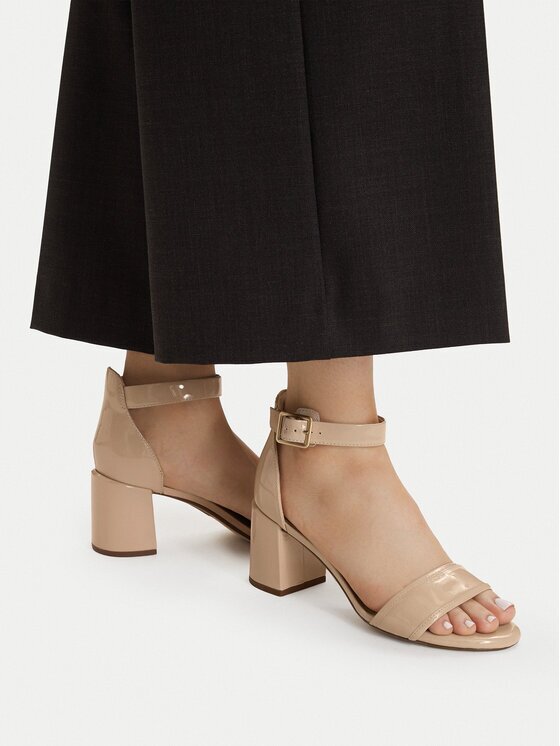 Clarks Сандали Ezoria Mae 26181299
