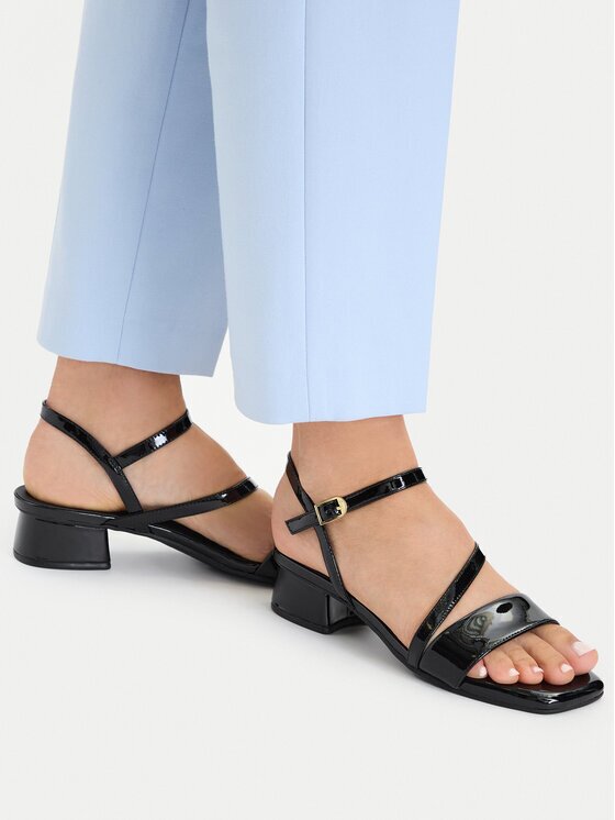 Clarks Сандали Serina35 Strap 26186118