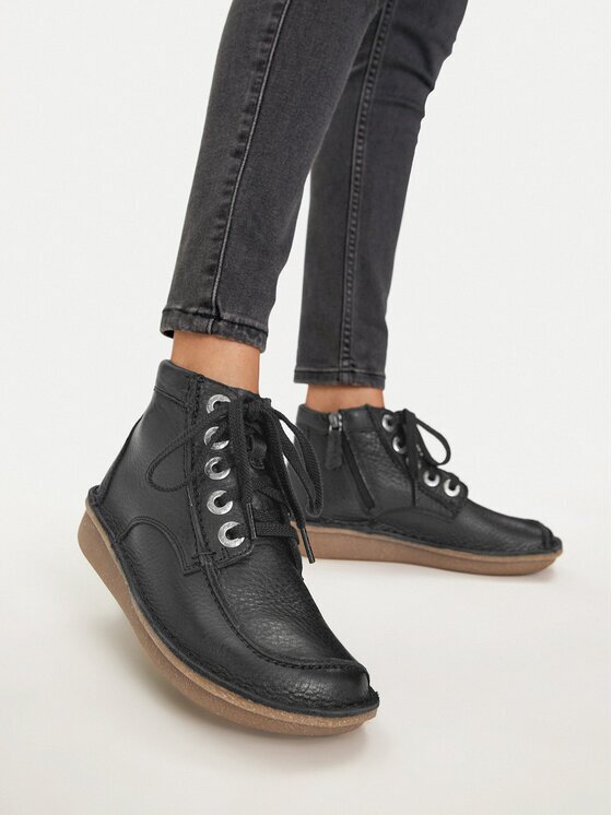 Clarks Зимни обувки Funny Cedar 261738844